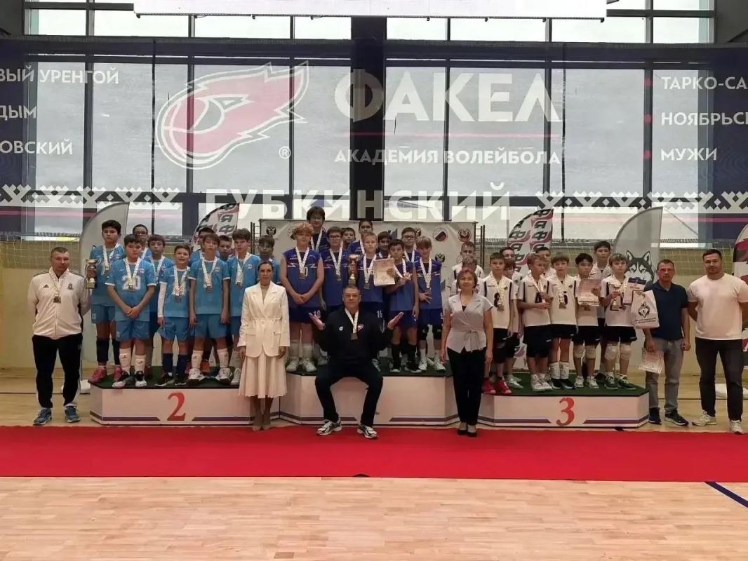 Салехардская команда выиграла первенство ЯНАО по волейболу Салехардская команда выиграла первенство ЯНАО по волейболу