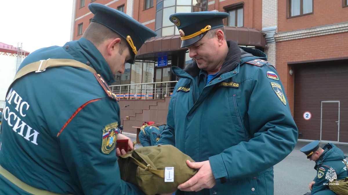Строевые смотры в подразделениях ГУ МЧС России по ЯНАО: комплексная проверка готовности в рамках штабной тренировки Строевые смотры в подразделениях ГУ МЧС России по ЯНАО: комплексная проверка готовности в рамках штабной тренировки