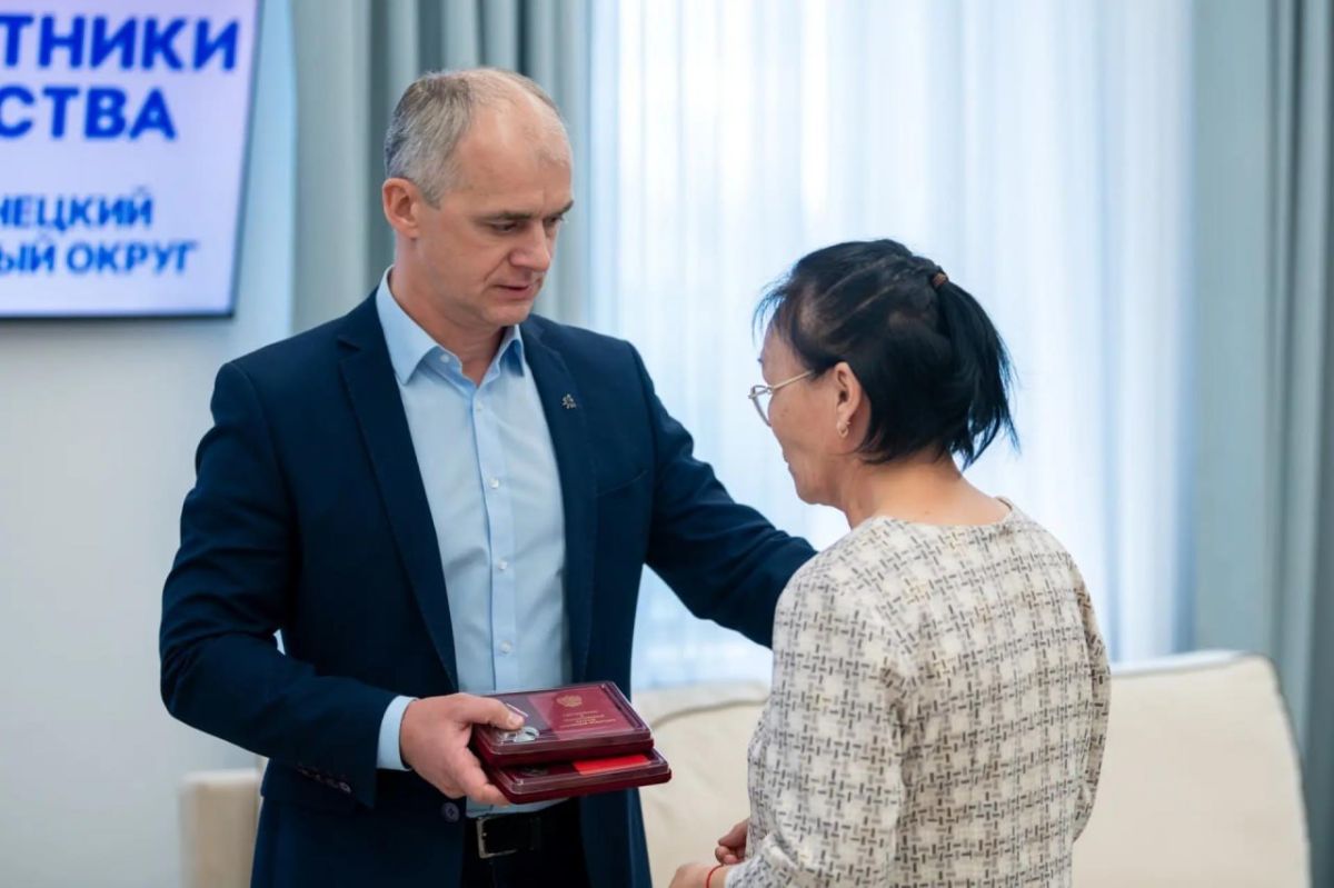 Семьи погибших бойцов из Салехарда получили ордена Мужества Семьи погибших бойцов из Салехарда получили ордена Мужества