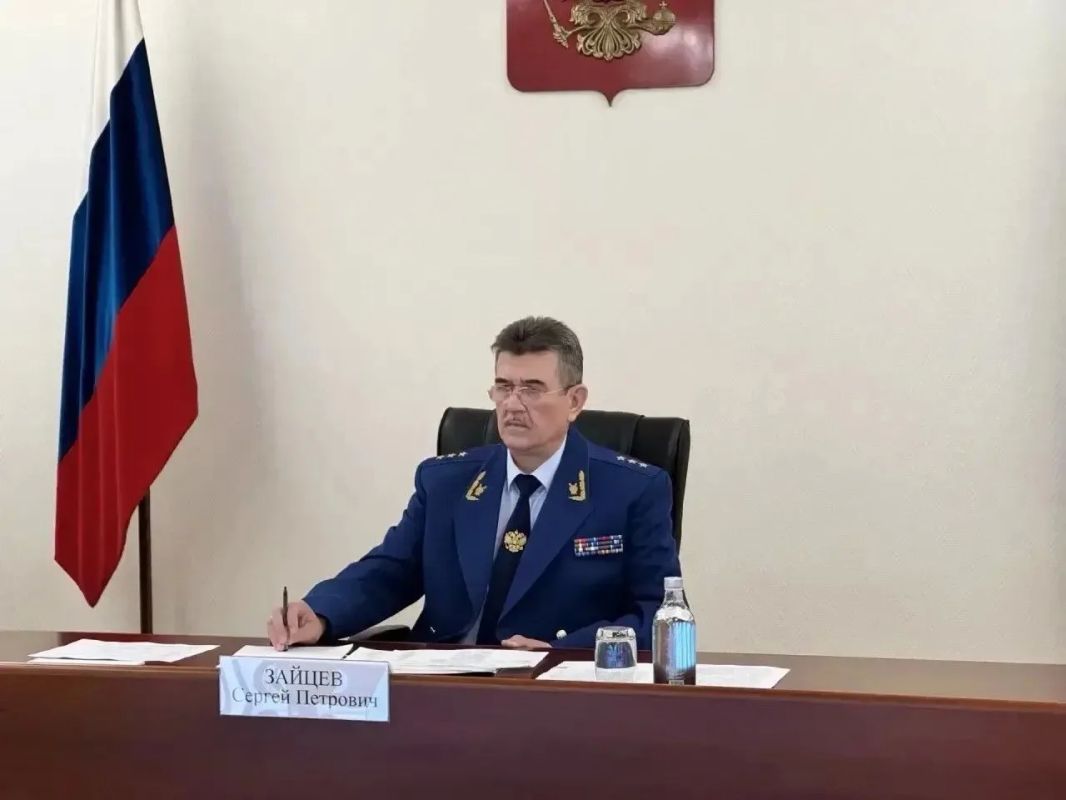 Замгенпрокурора России Сергей Зайцев провёл личный приём: какие вопросы подняли ямальцы