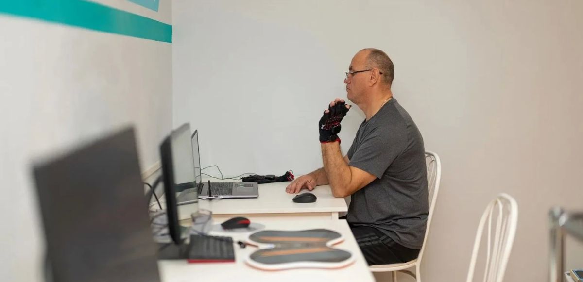 Дмитрий Артюхов оценил работу нового отделения реабилитации в Харпе Дмитрий Артюхов оценил работу нового отделения реабилитации в Харпе