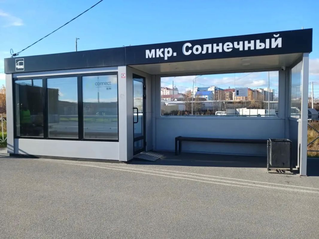 В Салехарде открыли тёплые остановки В Салехарде открыли тёплые остановки