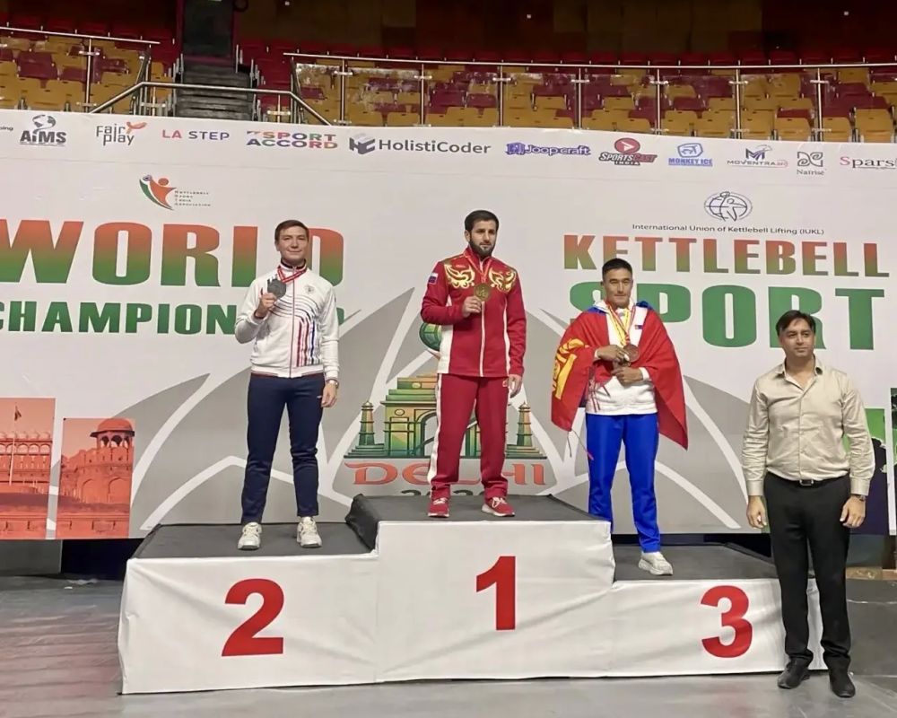 Ямальские гиревики завоевали пять медалей на чемпионате и первенстве мира Ямальские гиревики завоевали пять медалей на чемпионате и первенстве мира