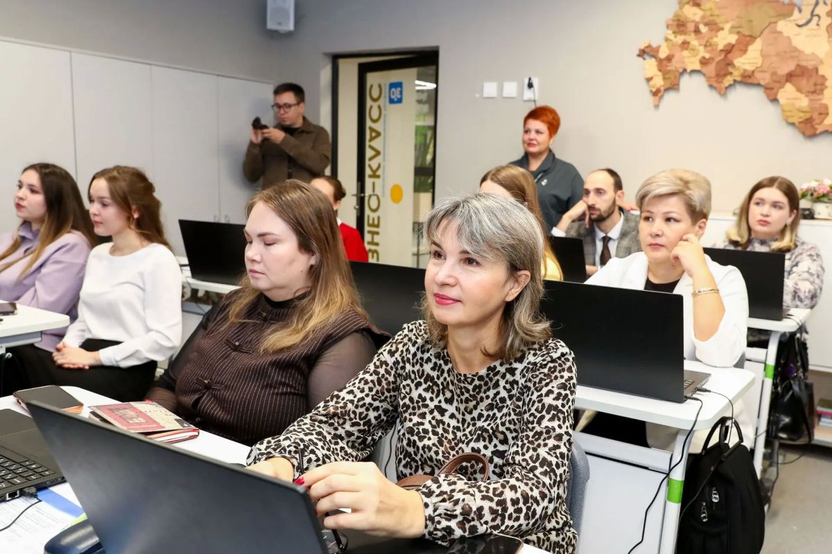 От теории к практике: искусственный интеллект и цифровые платформы в работе педагога От теории к практике: искусственный интеллект и цифровые платформы в работе педагога