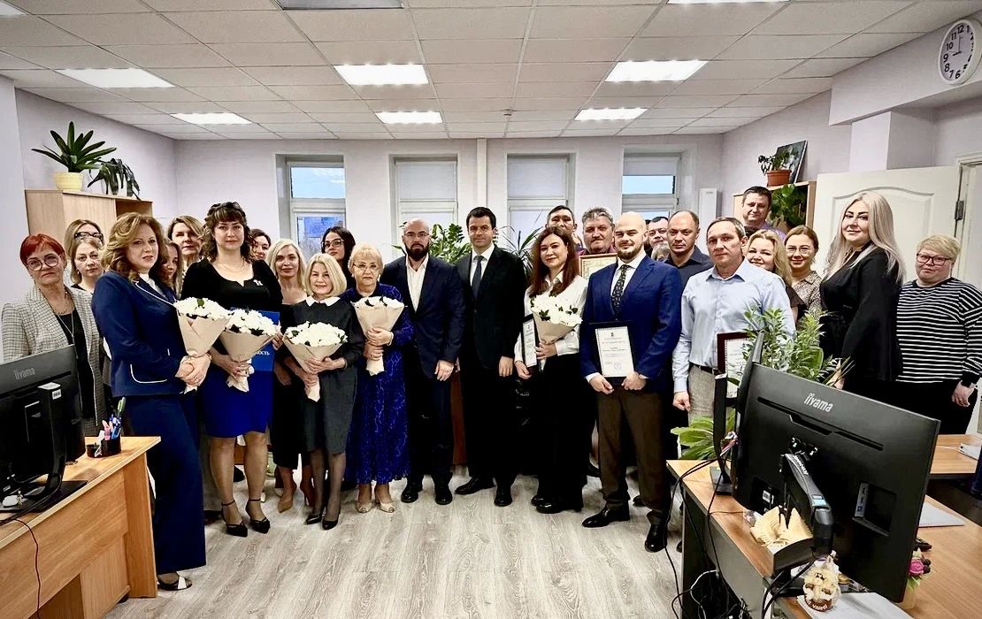 Сотрудники Управления госэкспертизы Ямала получили награды в юбилейный год Дня строителя