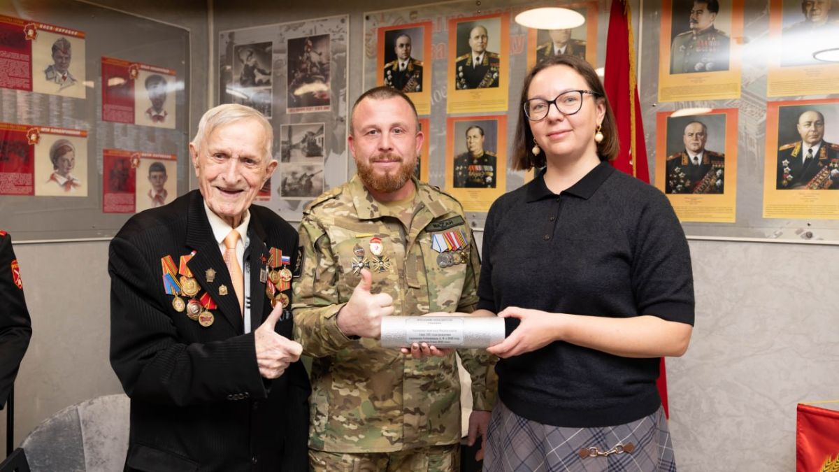 Почетный гражданин Нового Уренгоя составил послание для будущих поколений Почетный гражданин Нового Уренгоя составил послание для будущих поколений