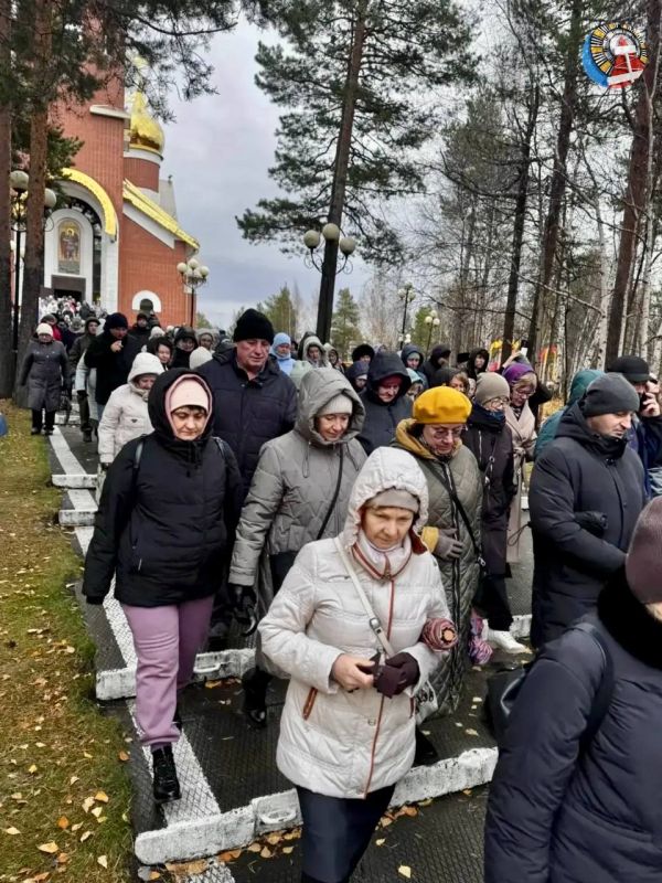 Более 350 ноябрян приняли участие в крестном ходе в честь Покрова Пресвятой Богородицы Более 350 ноябрян приняли участие в крестном ходе в честь Покрова Пресвятой Богородицы