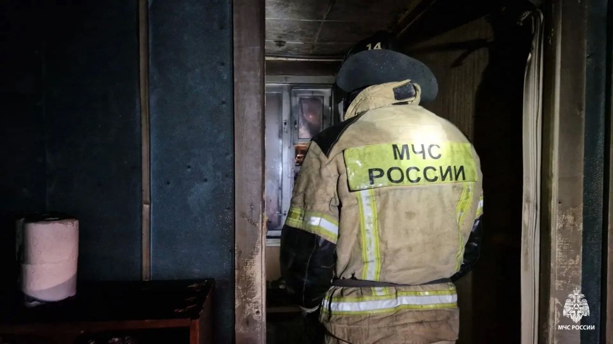 Пожар в Лабытнанги на улице Гиршгорна унес жизнь человека Пожар в Лабытнанги на улице Гиршгорна унес жизнь человека