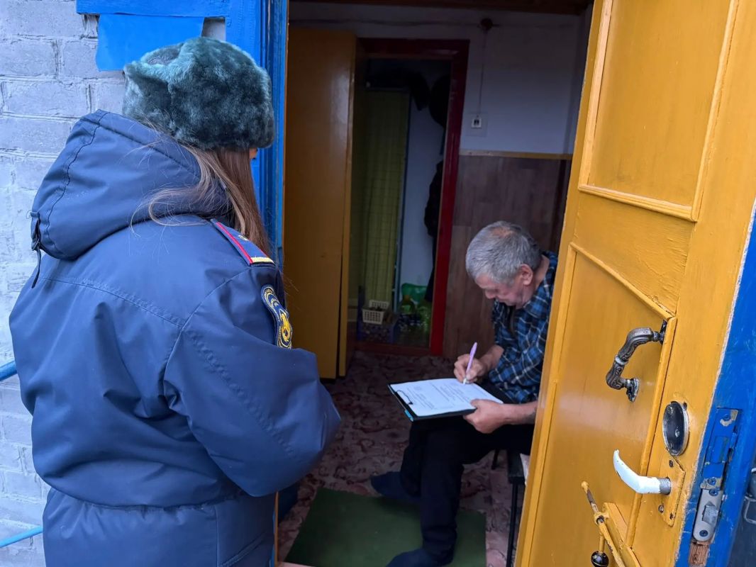 В ходе второго этапа профилактической операции «Жильё» на территории округа продолжается системная работа по повышению уровня пожарной безопасности в жилом фонде В ходе второго этапа профилактической операции «Жильё» на территории округа продолжается системная работа по повышению уровня пожарной безопасности в жилом фонде