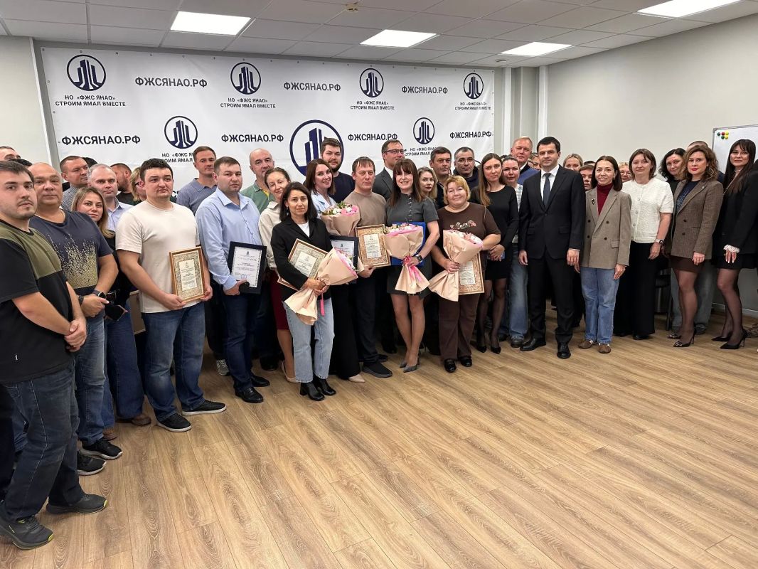 Сотрудники Фонда жилищного строительства отмечены наградами в юбилейный год Дня строителя