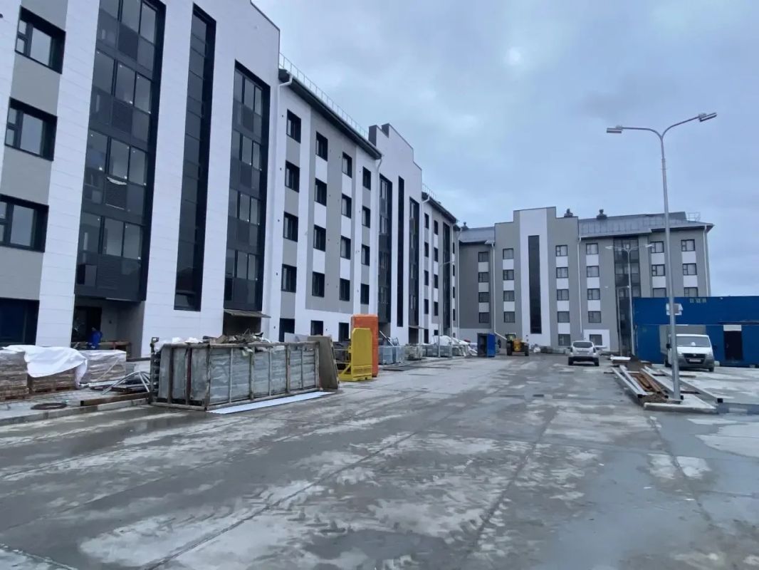 Более 20 объектов за несколько дней: руководитель службы государственного строительного надзоров ЯНАО проводит оценку хода строительства в городах и посёлках округа Более 20 объектов за несколько дней: руководитель службы государственного строительного надзоров ЯНАО проводит оценку хода строительства в городах и посёлках округа