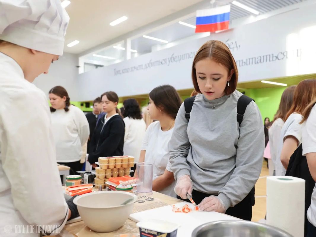 Школьники Лабытнанги примерили разные профессии Школьники Лабытнанги примерили разные профессии