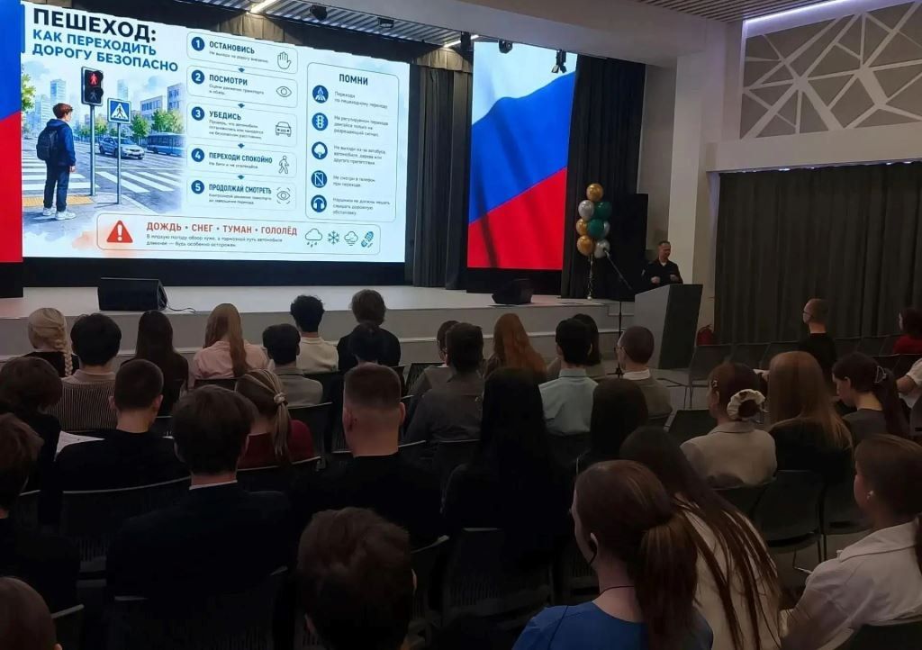 Сотрудники Приуральской Госавтоинспеции приняли участие в общешкольных линейках общеобразовательных организаций Приуральского района Сотрудники Приуральской Госавтоинспеции приняли участие в общешкольных линейках общеобразовательных организаций Приуральского района