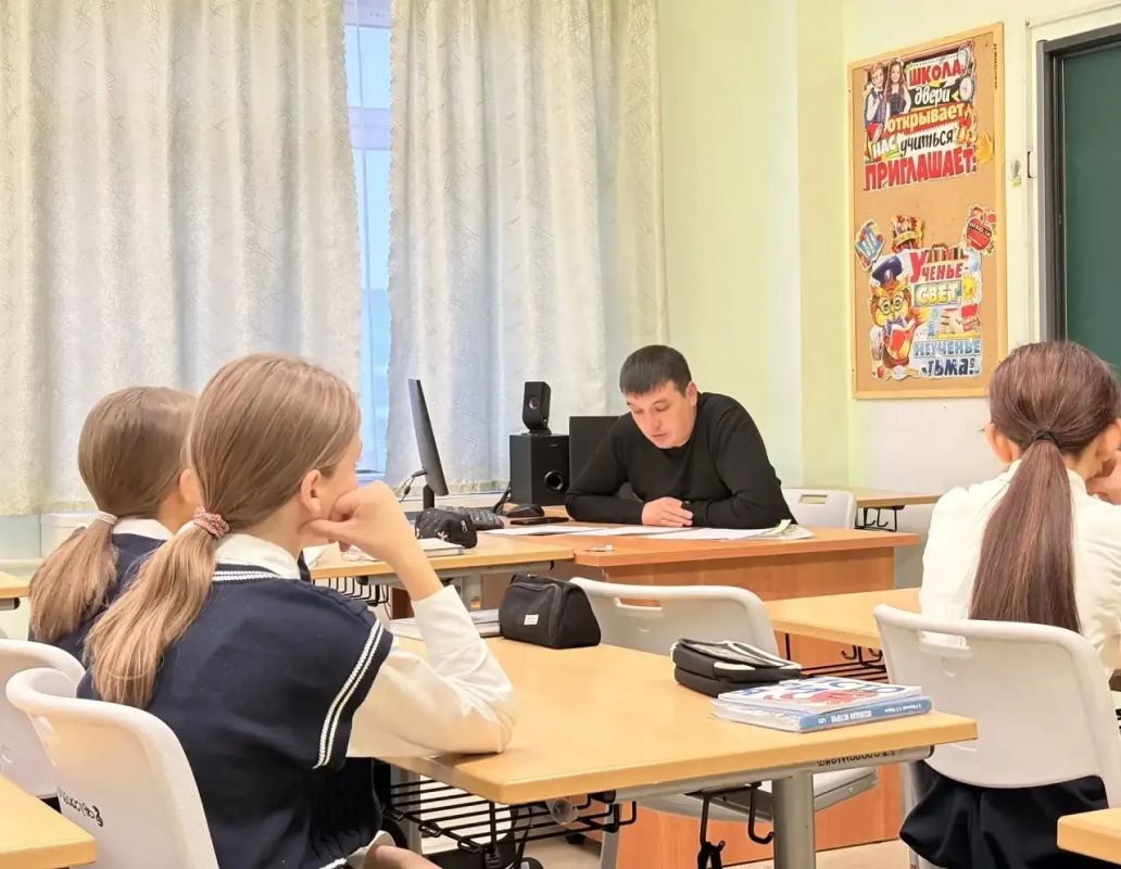 Папы в роли учителей: в школе № 1 прошли необычные уроки Папы в роли учителей: в школе № 1 прошли необычные уроки