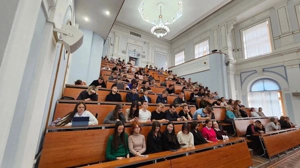 В России резко сократили платный приём в вузы по 40 направлениям подготовки