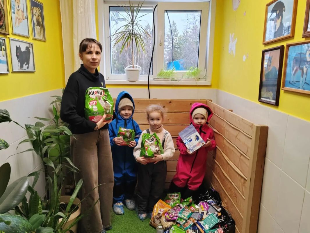 Маленькие супергерои спасают хвостатых Маленькие супергерои спасают хвостатых