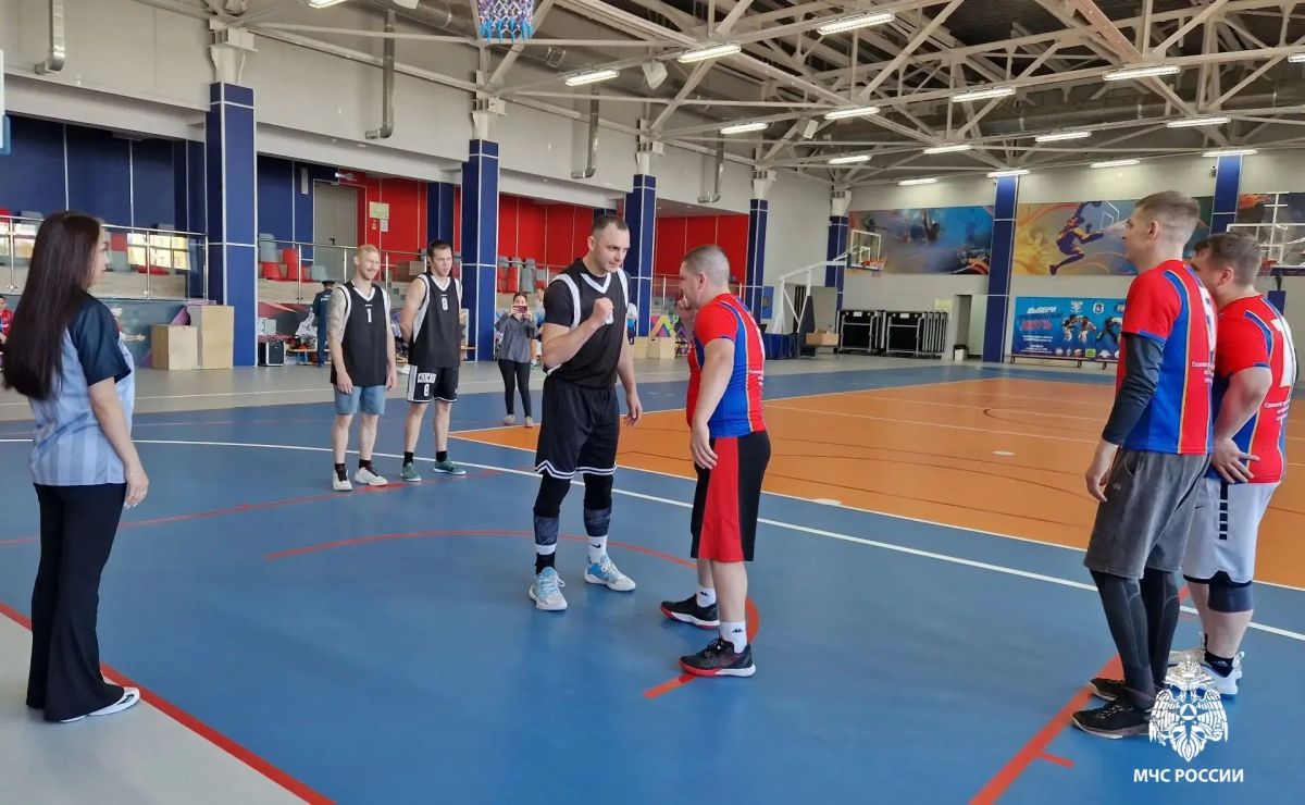 В городе Лабытнанги прошли соревнования по баскетболу В городе Лабытнанги прошли соревнования по баскетболу