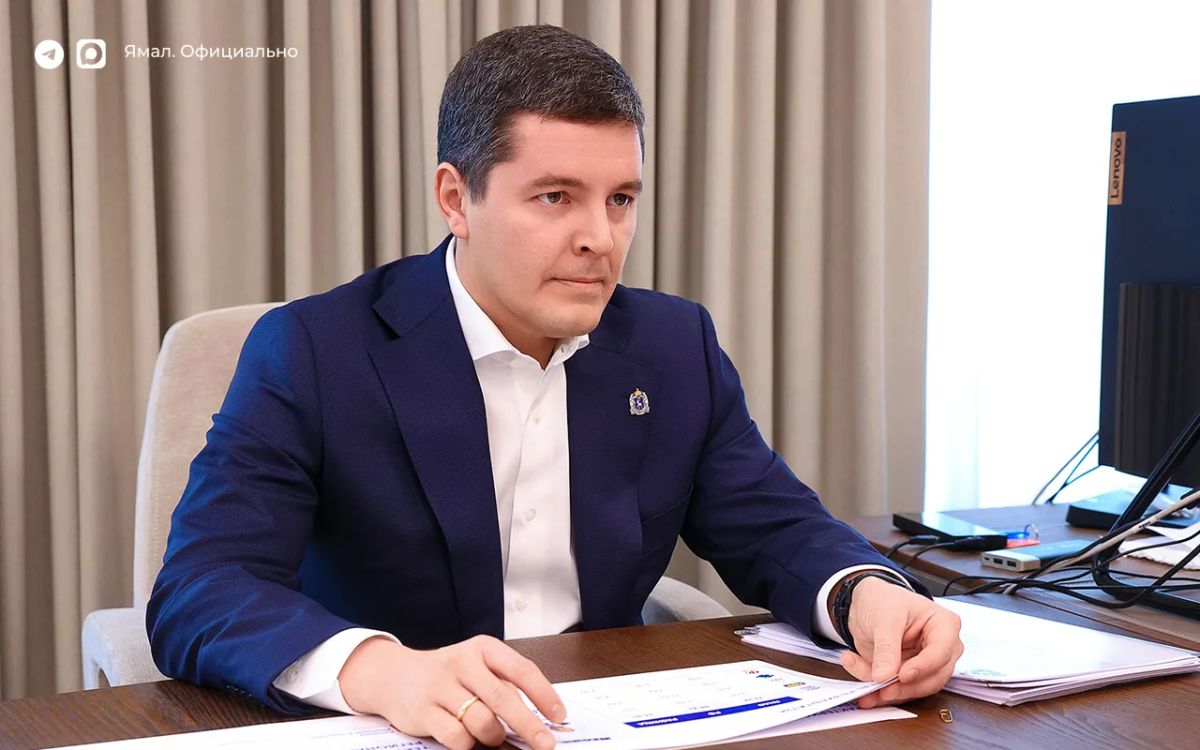 Дмитрий Артюхов и Владимир Якушев обсудили реализацию Народной программы «Единой России» на Ямале Дмитрий Артюхов и Владимир Якушев обсудили реализацию Народной программы «Единой России» на Ямале