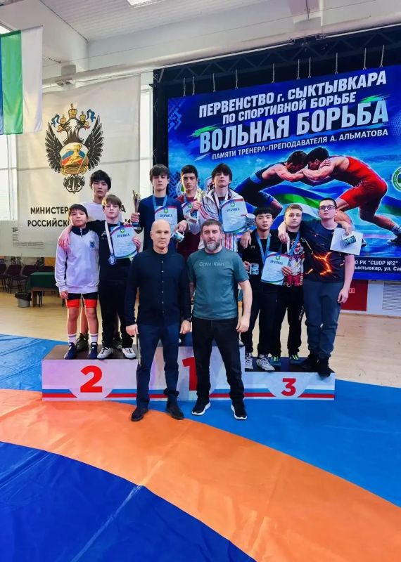 Около 80 спортсменов из Сыктывкара, Печоры, Инты, Усинска, Визинги и Салехарда вышли на ковёр первенства города по вольной борьбе среди юношей до 16 лет (2011-2012 г.р.). Турнир, прошедший в Сыктывкаре, посвятили памяти... Около 80 спортсменов из Сыктывкара, Печоры, Инты, Усинска, Визинги и Салехарда вышли на ковёр первенства города по вольной борьбе среди юношей до 16 лет (2011-2012 г.р.). Турнир, прошедший в Сыктывкаре, посвятили памяти...