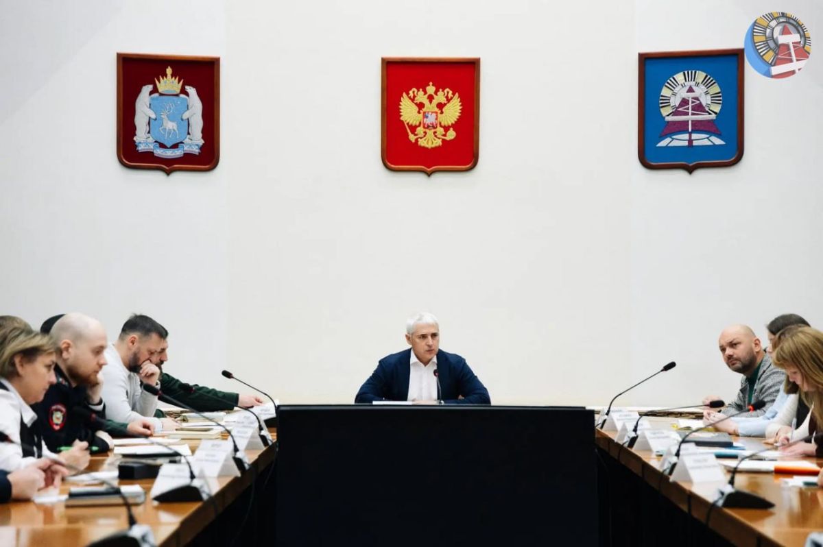 Городское казачье общество «Ноябрьск» — одна из самых активных организаций, члены которой занимаются патриотическим воспитанием молодёжи, помогают муниципалитету в охране общественного порядка и ведут просветительскую работу