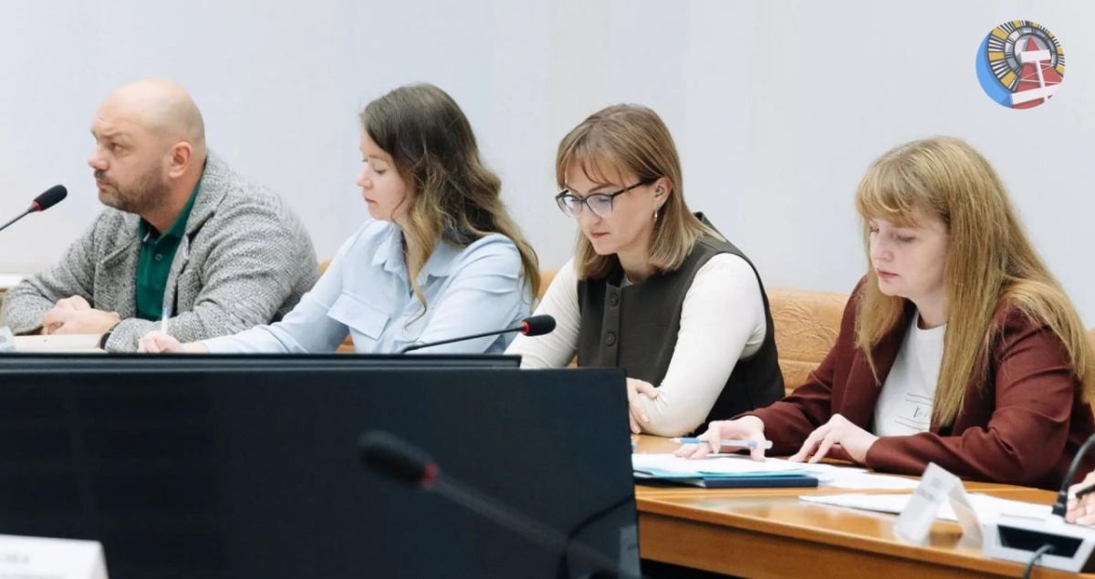 Городское казачье общество «Ноябрьск» — одна из самых активных организаций, члены которой занимаются патриотическим воспитанием молодёжи, помогают муниципалитету в охране общественного порядка и ведут просветительскую работу Городское казачье общество «Ноябрьск» — одна из самых активных организаций, члены которой занимаются патриотическим воспитанием молодёжи, помогают муниципалитету в охране общественного порядка и ведут просветительскую работу