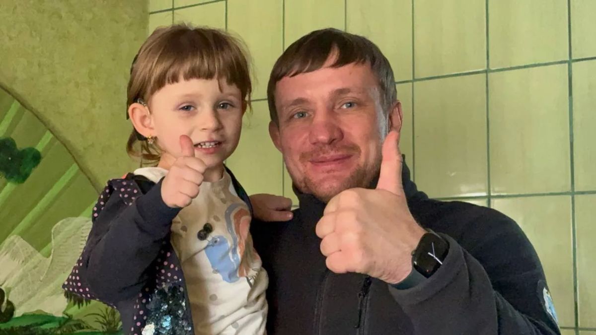 Сегодня наши самые искренние поздравления и слова благодарности летят Юрию Юрьевичу Хаустову — человеку невероятного масштаба, который связал прочной нитью заботы Ямал и Волноваху Сегодня наши самые искренние поздравления и слова благодарности летят Юрию Юрьевичу Хаустову — человеку невероятного масштаба, который связал прочной нитью заботы Ямал и Волноваху