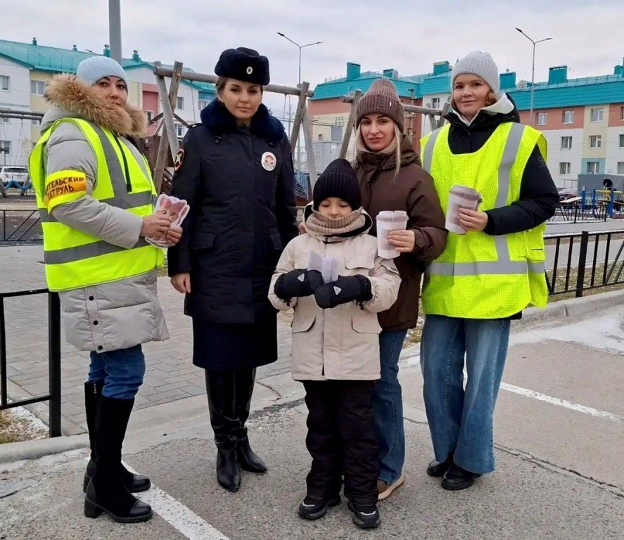 Автоинспекторы города Губкинский совместно с представителями родительской общественности провели профилактическое мероприятие вблизи детского сада Автоинспекторы города Губкинский совместно с представителями родительской общественности провели профилактическое мероприятие вблизи детского сада