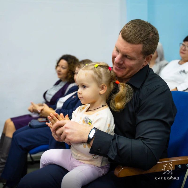 Школа № 6 в Салехарде отмечает 75-летие Школа № 6 в Салехарде отмечает 75-летие