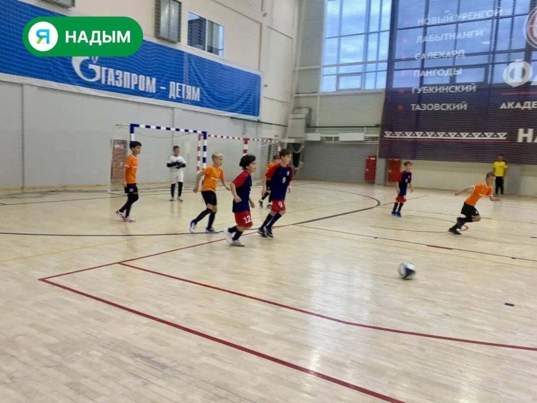 Наши парни из «Арктики» и «Факела» - в призёрах домашнего турнира по футболу Наши парни из «Арктики» и «Факела» - в призёрах домашнего турнира по футболу