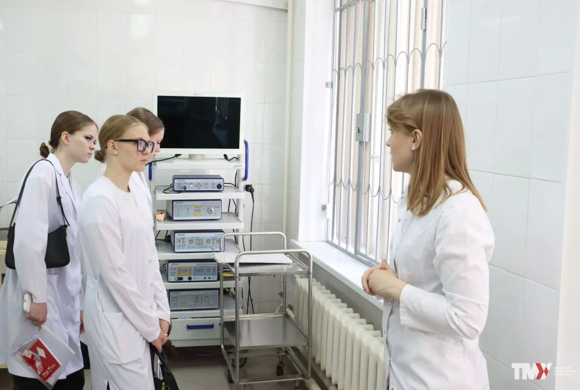 Школьники из Салехарда примерили профессию врача в Тюменском медуниверситете Школьники из Салехарда примерили профессию врача в Тюменском медуниверситете