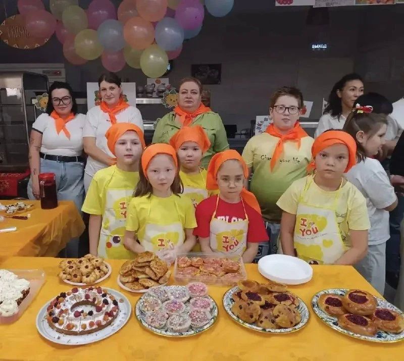 Школьная ярмарка в Салехарде поможет бойцам СВО