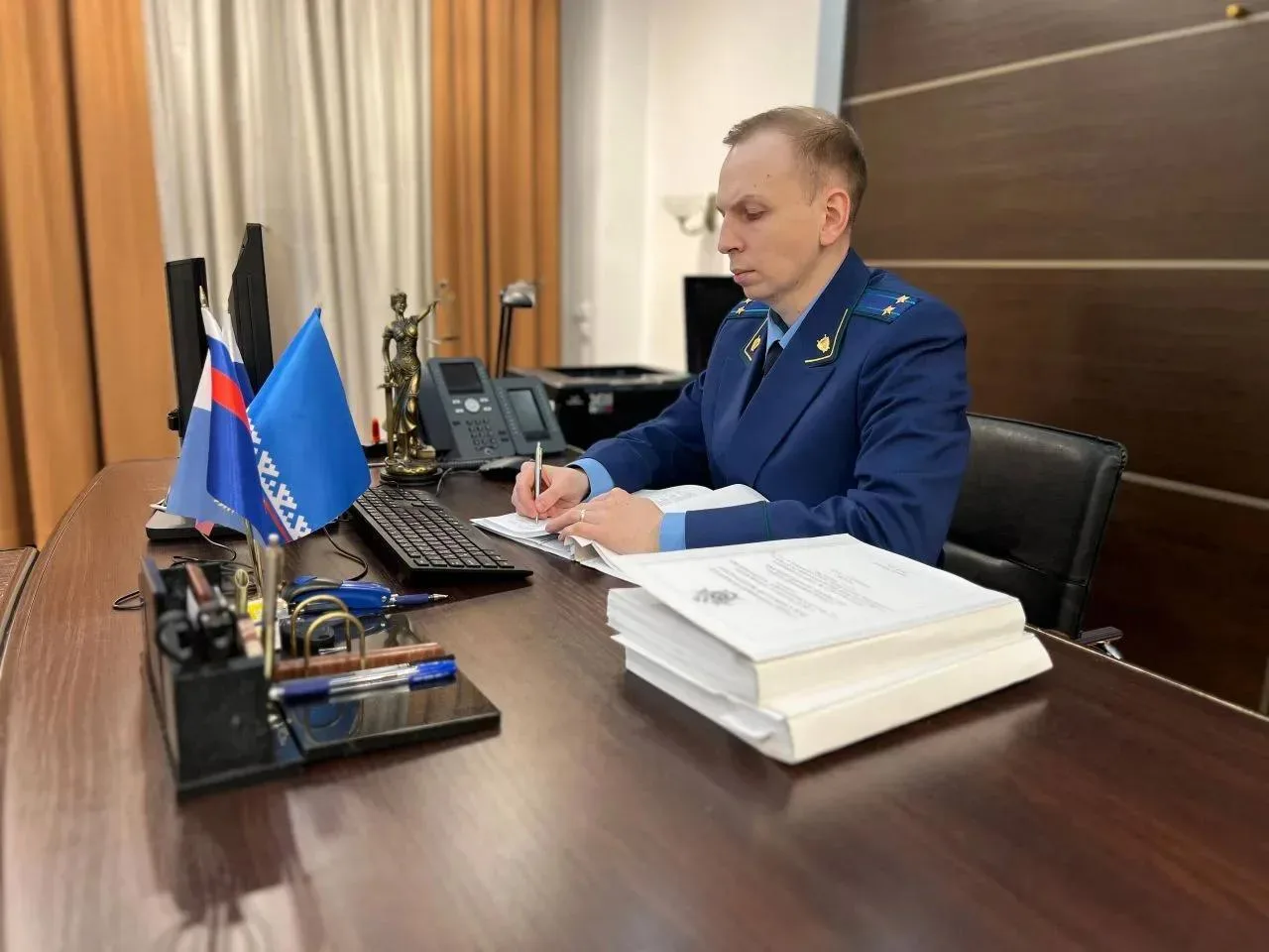 В Новом Уренгое в суд направлено уголовное дело по факту умышленного причинения тяжкого вреда здоровью, повлекшего по неосторожности смерть потерпевшего, и угрозы убийством