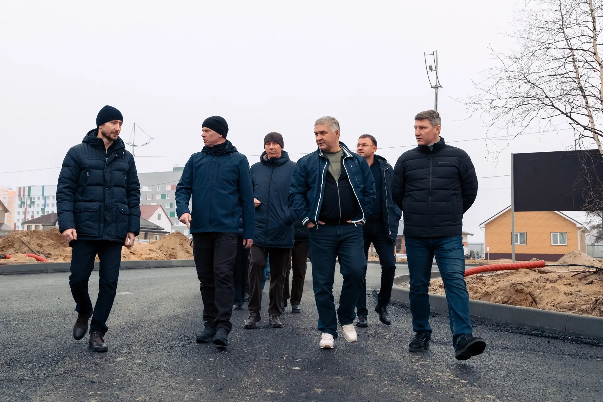 Антон Колодин: Накануне объехали с командой городские дорожные стройки