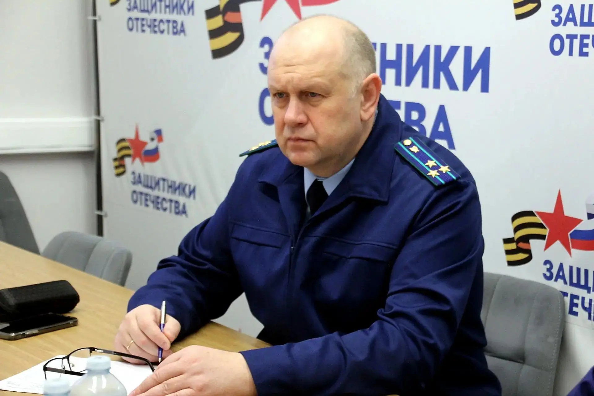 Исполняющий обязанности прокурора Ямало-Ненецкого автономного округа Александр Тыльченко провел личный прием граждан в филиале фонда «Защитники Отечества»