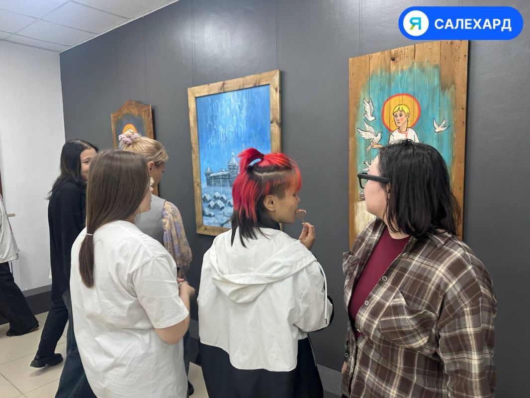 В Салехарде открылась выставка Андрея Вахрушева «Алконост. Русский Север» В Салехарде открылась выставка Андрея Вахрушева «Алконост. Русский Север»