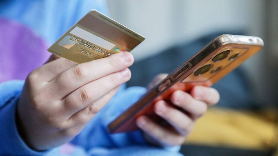Новые правила банковского контроля: как переводы на карту подростка меняют финансовую атмосферу