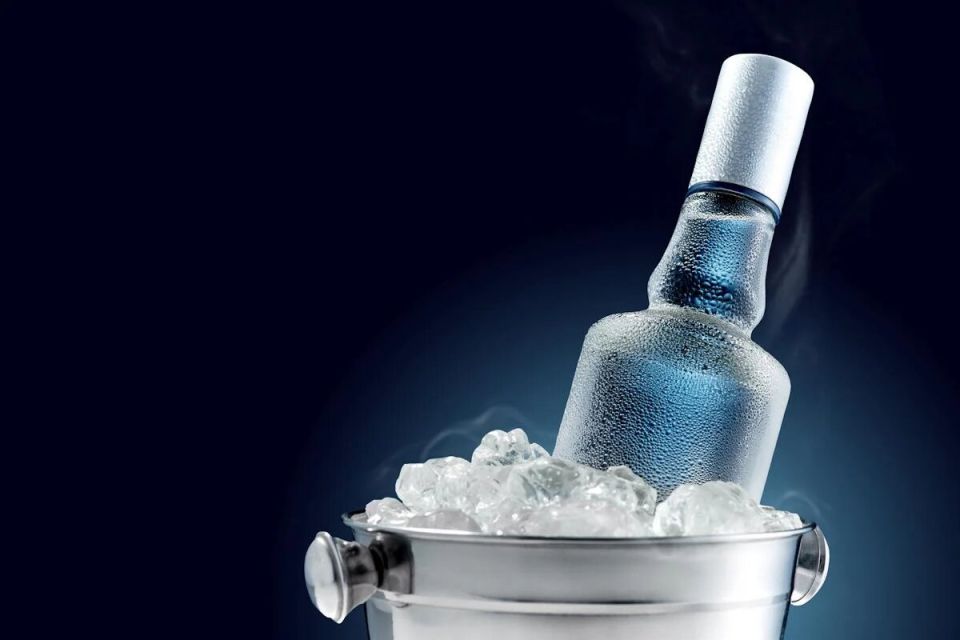 Хранение водки: морозильник или холодильник? Разбираемся в деталях