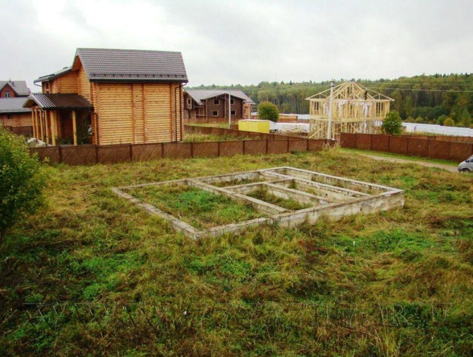 Как житель Долинска обошел приставов и сохранил свой дом