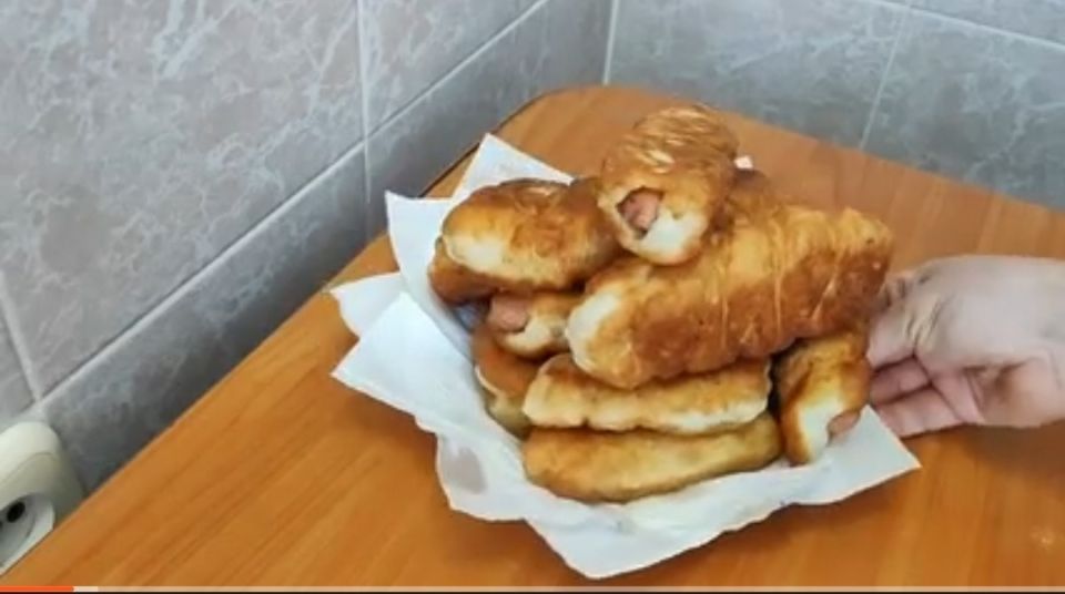 Как приготовить аппетитные сосиски в тесте: простой рецепт для всей семьи