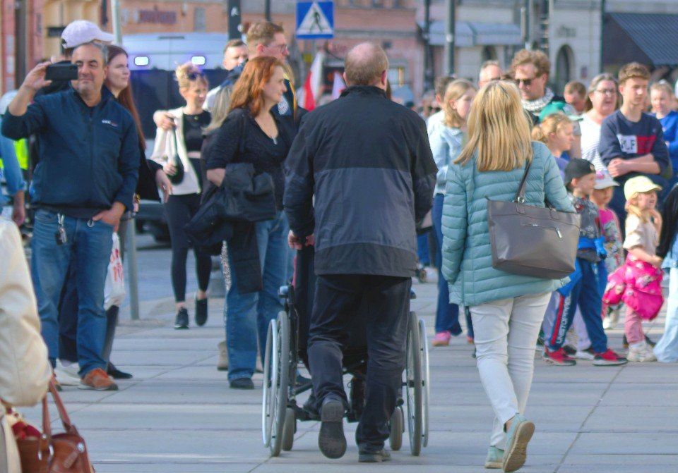 Кто имеет право на наследство помимо близких родственников